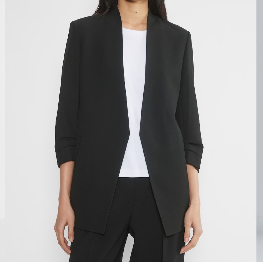 Aritzia Aritzia Power Blazer - (Re)ssential. Size 2